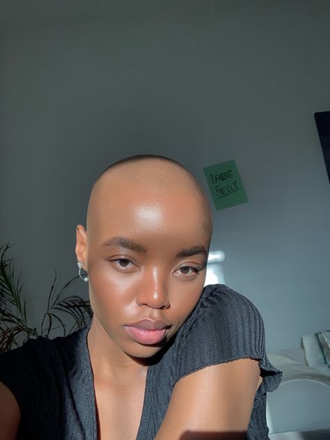 Bald Women No Eyebrows, Bald Women Black, Bald Head Black Women, Bald Women Aesthetic, Black Bald Women, Hair Staly, Bald Black Women, Hairstyle Cornrows, Ready Hairstyles