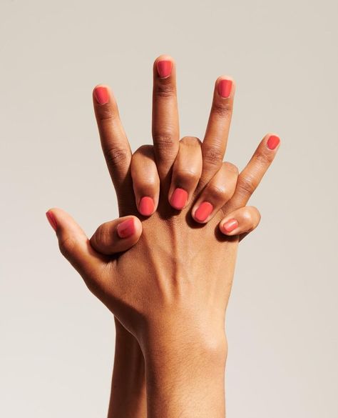 in love with coral nails. gitti no_06 is the color of the year. it’s water-based, vegan and odor-neutral. coral nail polish in its best. Coral Nail Polish, Spring Nail Polish, Coral Nails, Happy Nails, Shiny Nails, Nails At Home, Healthy Nails, Beautiful Nail Art, Color Of The Year