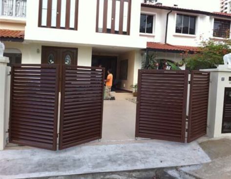 Folding Driveway Gate, Just awesome. Metal Gates Design, Garage Gate, Brick Fence, Front Gate Design, Main Gate Design, Front Yard Fence, House Gate Design, Fence Lighting, Wooden Gates