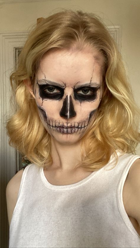 Skeleton Face Halloween, Halloween Scary Makeup Ideas, Skull Mask Makeup, Cool Scary Makeup, Scare Make Up, Skeleton Makeup Scary, Halloween Makeup Looks 2024, Skeleton Halloween Costume Ideas, Halloween Dead Makeup