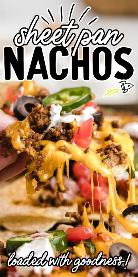 These loaded sheet pan nachos are the ultimate party snack to have on hand, and one everyone will be crowding around to take another bite! Sheetpan Nachos Ground Beef, Nacho Ideas, Sheet Pan Nachos Recipe, Loaded Nachos Recipe, Sheet Pan Nachos, Pan Nachos, Baked Nachos, Nacho Dip, Sheet Pan Dinners Chicken