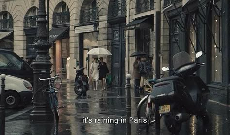 Rainy Mood, Paris Dream, Parisian Lifestyle, Parisian Life, Paris Aesthetic, Living In Paris, Samar, Oui Oui, In The Rain