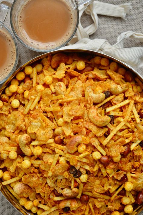 Cereal Chevdo - Savory Cereal Snack - My Vegetarian Roots Indian Dry Snacks, Vegetarian Brunch, Crunchy Potatoes, Diwali Snacks, Potato Sticks, Cereal Snacks, Healthy Cereal, Crunchy Snack, Light Snacks