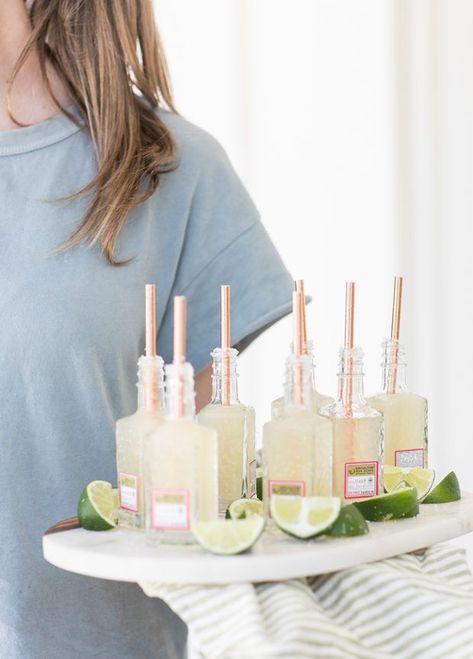 A Charming Way to Serve Mini Margaritas! - Sugar and Charm - sweet recipes - entertaining tips - lifestyle inspiration Mini Margaritas, Tequila Bottles, Party Hacks, Pretty Drinks, Margarita Recipes, Delicious Cocktails, Wedding Cocktails, Summer Cocktails, Party Drinks