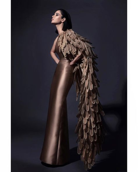 Jean-Louis Sabaji Hails The Mesopotamian Goddess In SS18 Collection Haute Couture Style, Valentino Couture, Kampot, Couture Mode, Beauty Dress, Mode Inspo, Gorgeous Gowns, Yohji Yamamoto, Mode Inspiration