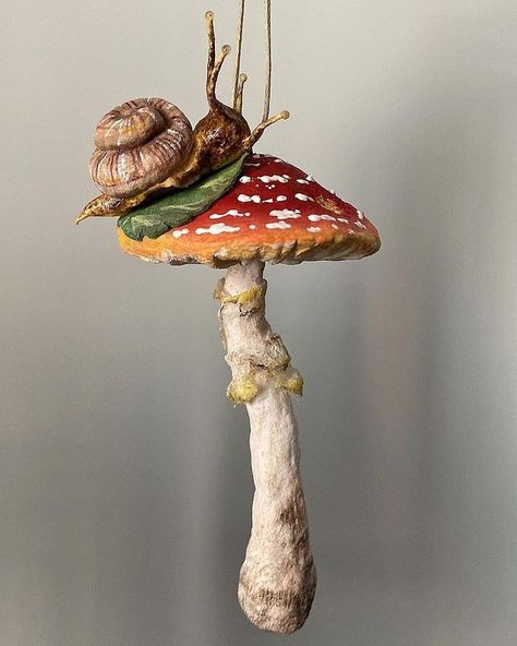 Spun Cotton Mushrooms, Paper Mache Mushroom, Woodland Christmas Theme, Velvet Mushrooms, Cotton Toys, Crazy Costumes, Mushroom Crafts, Magic Crafts, Needle Felting Diy