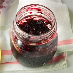 Honey Blueberry Cobbler Jam Recipe -I work at a farmers market, and honey blueberry jam is my top seller. You've gotta taste it with fresh goat cheese and toasted candied pecans. —Krystal Wertman, Humble, Texas Blueberry Jelly, Blueberry Jam Recipe, Jalapeno Jam, Canned Blueberries, Rhubarb Jam, Blueberry Cobbler, Peach Jam, Jam And Jelly, Blueberry Jam