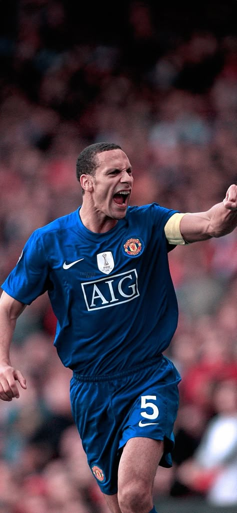 Rio Ferdinand Wallpaper, Cold Football Wallpaper 4k, Devils Wallpaper, Wallpaper Football Players, Football 4k, Aura Photo, Wallpaper Football, Rio Ferdinand, Room Pics