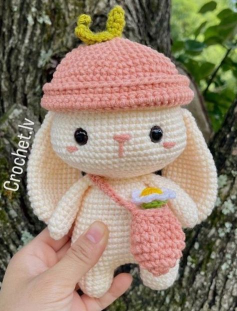 Easy Crochet Animals, Crochet Bunny Pattern, Pola Amigurumi, Bunny Crochet, Crochet Rabbit, Kawaii Crochet, Fun Crochet Projects, Diy Crochet Projects, Crochet Bunny