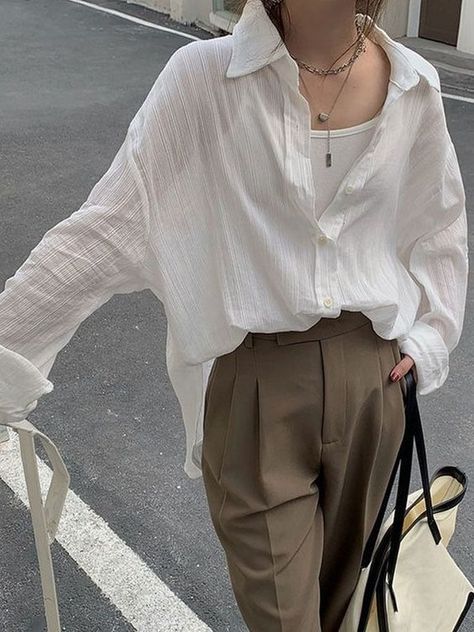 Very good product! Sunscreen Clothing, Crop Top Dress, Korean Casual, Preppy Casual, Formal Casual, Loose Blouse, Jeans Boyfriend, White Blouse, Shirt Ideas