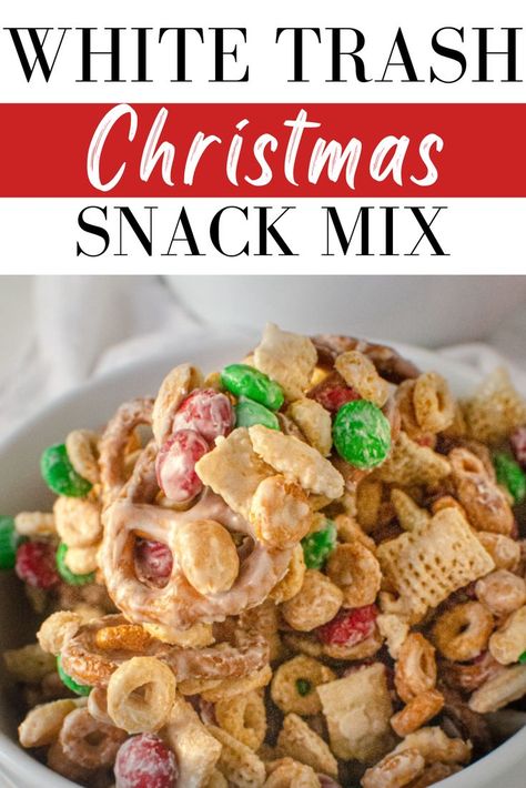 Easy White Trash Christmas Candy Mix to make for a Christmas treat, appetizer or snack this holiday season! A super easy holiday candy to make with your kids! White Trash Christmas, Christmas Snack Mix, Christmas Snacks Easy, Halloween Snack Mix, Christmas Snack, Chex Mix Recipes, Salty Treats, Snack Mix Recipes, Holiday Snacks