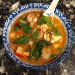 Spicy Fish Soup Soup Recipes Spicy, Fish Soups, Fish Stew Recipes, Seafood Soup Recipes, Recipes Spicy, Fish Stew, Healthy Soups, Fish Soup, South Beach Diet