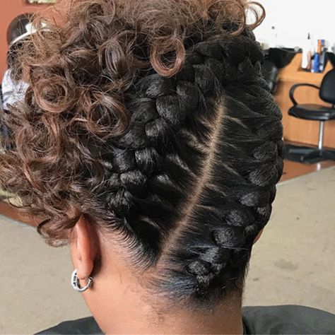 Goddess Braids Styles, Updo Cabello Natural, Goddess Braids Updo, Goddess Braid Styles, Hair Portfolio, Black Hair Updo Hairstyles, Twisted Hair, Goddess Braids Hairstyles, Braids Styles