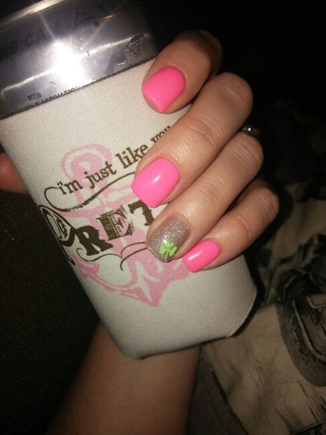 St patrick day nails. Pink with a nthi of green....little shamrock Pink St Patricks Day Nails, Pink And Green St Patricks Day Nails, St Patricks Nail Designs, St Patrick Nails, Patrick Day Nails, Nails St Patricks Day, Patrick Nails, Shamrock Nails, Saint Patrick Nail