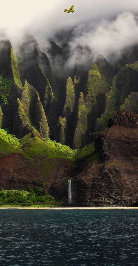 Inspirational Phone Wallpaper, Aviation Image, Napali Coast, Wallpaper Iphone Love, Phone Screen Wallpaper, Live Wallpaper Iphone, Cool Wallpapers For Phones, Kauai Hawaii, Inspirational Wallpapers