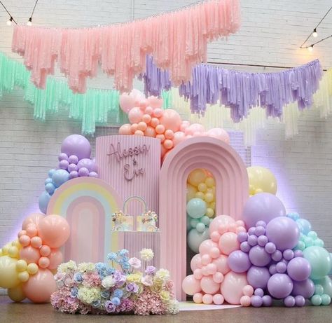 Rainbow Birthday Party Decorations, Unicorn Birthday Decorations, Rainbow Themed Birthday Party, Rainbow Party Decorations, Balloons Arch, Pastel Birthday, Unicorn Themed Birthday Party, Rainbow Confetti, Baby Rosa