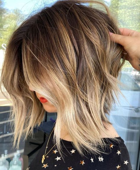 Cute Inverted Bob Haircut Inverted Lob, Shaggy Layered Bobs, Reverse Bob, Inverted Bob Haircut, Razored Bob, Shaggy Layers, Mid Length Bobs, Feathered Bob, Bob Haircut Ideas