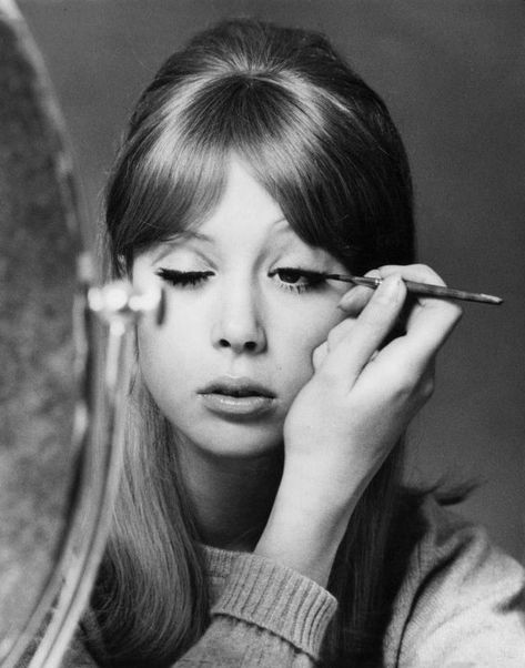 Barry Lategan, Patty Boyd, 60s Aesthetic, 60s Makeup, Beatles Girl, 60s Girl, Pattie Boyd, Something In The Way, Eric Clapton