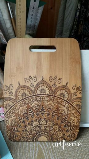 Wood Burn Designs, Dremel Carving, Woodburning Projects, Pyrography Art, Wood Burning Crafts, Into The Wood, Wood Burning Patterns, Carving Art, Diy Holz