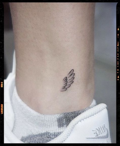 Pics edited by AirBrush App. Filter: Color +ult-6 •Put the wings on the ankle, this tattoo does not lose the details because of its size. This is also a meaningful tattoo. #airbrush #retouch #photoeditor #filter #airbrushmakeup #airbrushart #airbrushfilter #minimalist #minimalisttattoos #wings #tattoo #tattooideas Track Wing Tattoo, Nike Wings Tattoo, Hermes Wings Tattoo Ankle, Mini Wings Tattoo, Ankle Wing Tattoo, Hermes Wings Tattoo, Hermes Tattoo, Butterfly Wing Tattoo, Trend Tattoo