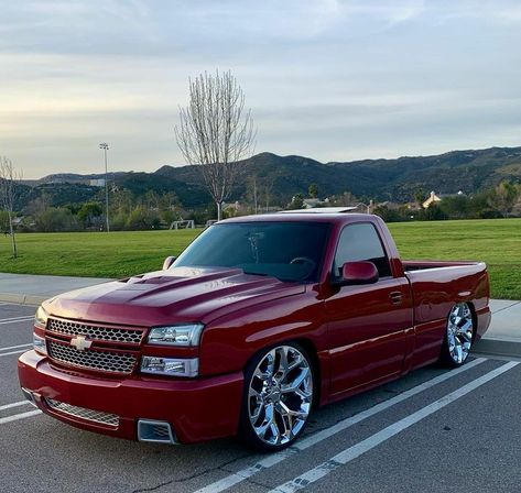 Lowered Chevy Silverado, Gmc Trucks Lowered, Lowered Trucks Chevy, Cateye Chevy, Big Chevy Trucks, Chevy Silverado Single Cab, Truck Paint Jobs, Chevy Trucks Lowered, Low Trucks