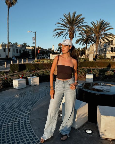 San Diego Diaries | Day 5 | 8.26.24 | Coronado Island, Parakeet Cafe, & The University of San Diego. ☀️ • Outfit details are linked in my LTK. Use the link in my bio or my story/ story highlights “September Links”. • • • • Transitional outfits, fashion inspo, what to wear, outfit of the day, vacation outfits, travel outfits, summer style, fall style, ootd, Pinterest inspired #fashionstyle #fashioninspiration #outfitinspiration #fashioninspo #whattowear #vacationoutfit #pinterestinspi... San Diego Fall Outfits, Day Vacation Outfits, San Diego Outfits Fall, Arizona Aesthetic Outfits, Arizona Outfits Summer, San Diego Outfits, Travel Outfits Summer, Arizona Aesthetic, Ootd Pinterest