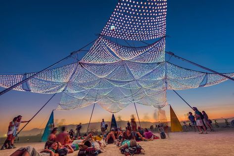 How To Do Burning Man On A Budget - SnowBrains Navratri Set, Burning Man Sculpture, Christmas Stage Design, Burning Man 2017, Burning Man Art, Black Rock Desert, Black Rock City, Man Projects, Burning Man Festival