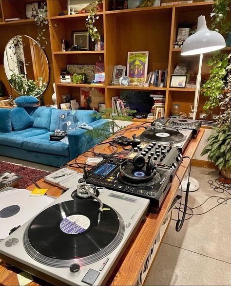 All Posts • Instagram Dj Studio Room Ideas, First Apartment Goals, Hifi Room, Home Recording Studio Setup, Recording Studio Setup, Dj Room, Home Music Rooms, Vinyl Room, Record Room