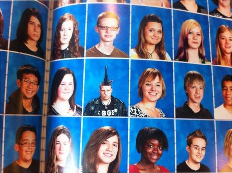 Or your hairdo makes the photographers have to shrink your picture? | The 35 Hardest Things About Taking A Picture On Picture Day Funny Yearbook Pictures, Camera Photography Ideas, Embarrassing Pics, Yearbook Idea, Senior Year Quotes, Video Game Humor, Funny Yearbook, First Day Of School Pictures, Yearbook Photo