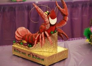 Krewe de Kraw- glittered crawfish shoe box parade float Mardi Gras Shoebox Float Ideas, Shoebox Mardi Gras Float, Shoebox Float Ideas, Kids Parade Floats, Mardi Gras Dinner Party, Shoebox Float, Shoe Box Crafts, Mardi Gras Party Decorations, Mardi Gras Float