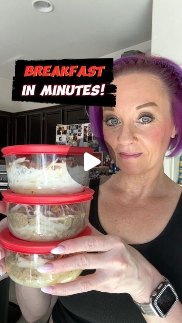 Natalie Bean on Instagram: "🚫No excuses that you don’t have time for meal prep!

Make as many as you want and store in fridge for 3 days or freezer for 3 months. 

RECIPE:🥔🥚🥓🧀 1 SERVING

3/4 shredded hash browns (you can find in the refrigerated section at Walmart next to the eggs)
1/2 cup egg whites or egg beaters
1 Lite Laughing cow wedge
3 turkey sausage links
1/4 cup your choice cheese

Add all ingredients in a bowl and stir. Microwave for two minutes then stir, then microwave for one more minute.

MACROS: 344 cal/ 33g protein/13g fat/ 19g carbs/2g fiber

#healthcoach #easybreakfast #mealprep #liveyourbestlife" Macro Breakfast, Microwave Breakfast, Shredded Hash Browns, Cow Cheese, Laughing Cow, Sausage Links, High Protein Breakfast, Hash Browns, Egg Beaters