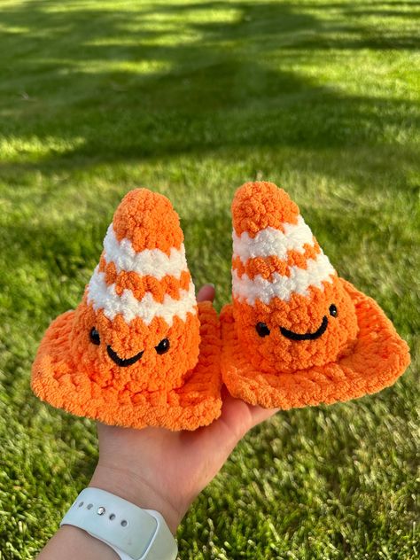 Handmade Traffic cone plush made by me with soft yarn. Can be used as decor, stuffed friend, toy and much more! Traffic cone plush is the perfect silly gift for friends, colleagues, co-workers, family, and more!  Finished product is approximately 5.5 inches tall and 4 inches wide. Made with very soft, plush blanket yarn to be a great cuddly friend and the perfect Nerdy gift!  Perfect for gift for any occasion such Christmas, birthday, baby shower and more! Note: Do not put inside crib Recycled Yarn Projects, Orange Crochet Amigurumi, Cool Crochet Pillows, Orange Crochet Projects, Things To Crochet With Orange Yarn, Christmas Crochet Toys, Quick Crochet Birthday Gifts, Friendship Crochet Ideas, Crochet Gifts For Best Friends