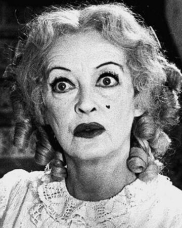 What Ever Happened to Baby Jane? Bette Davis Baby Jane, Dames Rocket, Halloween Mood Board, Film Photography Ideas, Whatever Happened To Baby Jane, Halloween Tiktok, 31 Nights Of Halloween, Cosplay Plus Size, Bette Davis Eyes