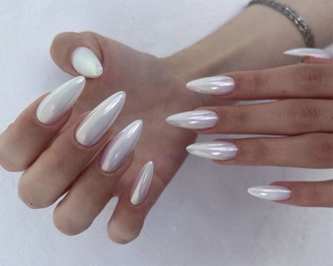 White Stiletto Nails, Metallic Nails Design, White Chrome Nails, Chrome Nails Designs, Stylish Nails Designs, White Chrome, Almond Nails Designs, Metallic Nails, Short Acrylic Nails Designs