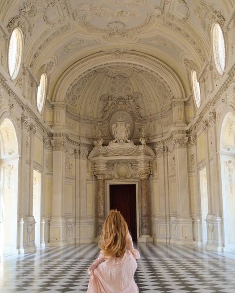 amira sandt on Instagram: “Felling like a princess running in #reggiadivenaria ✨ . . . . #princess #running #castle #pink #magical #folk #dreamy #18thcentury…” Cindy Aesthetic, Castles Princess, Princess In A Castle, 19 Century Aesthetic, Manhwa Reference, Warrior Princess Aesthetic, Rococo Hair, Zelda Au, Running Princess