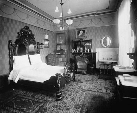 Bedroom interior 1880's by gaswizard, via Flickr Marianne Breslauer, Victorian Bedrooms, Victorian Rooms, Victorian House Interiors, Old House Interior, Victorian Home Interior, Victorian Bedroom, Victorian Interior, Victorian Interiors