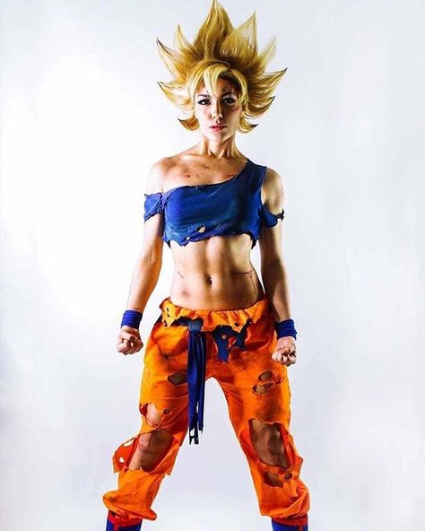 Awesome! Dragon Ball cosplay by @badasscosplay #tbt || #goku #dbz #cosplay by @cultofmayhem #DragonBall #DragonBallcosplay #cosplay #cosplaygirl #cosplayer #amazing #love #anime #geekgirl #animecosplay Dragon Ball Z Women, Dragon Female, Gender Bend Cosplay, Dbz Cosplay, Goku Cosplay, Cosplay For Women, Woman Cosplay, Catwoman Cosplay, Women Cosplay