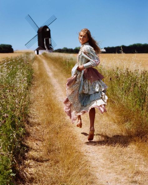 Anna Ewers Embraces Bohemian Fashions for Vogue Paris Bohemian Photography, Paris November, Vogue Photography, Anna Ewers, Alasdair Mclellan, Bohemian Diesel, Vogue Brazil, Nature Photoshoot, Shotting Photo