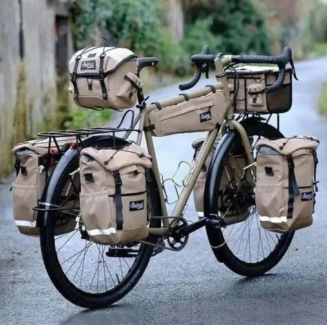 Bike Touring Packing, Bici Retro, Cycle Touring, Bike Packing, Bicycle Camping, Touring Bicycles, Urban Bicycle, Bicycle Trailer, Bicycle Travel