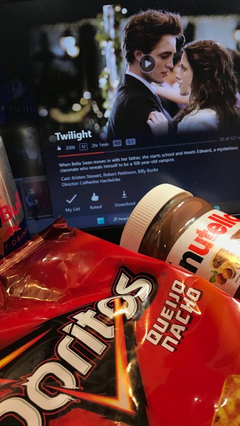 Netflix And Food Instagram Story, Doritos Fake Story, Redbull Fake Story, Netflix Fake Story Instagram, Netflix Fake Story, Food Nutella, Catherine Hardwicke, Billy Burke, Twilight 2008