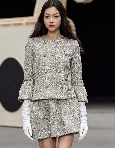 Chanel Spring 2023, 90s Chanel Tweed Set, Chanel Aw 22/23, Chanel Knitwear 2022, Chanel Fall 1994 Ready To Wear, Chanel Spring 1996 Ready To Wear, Kelsey Simone, Chanel Spring, Spring 2023