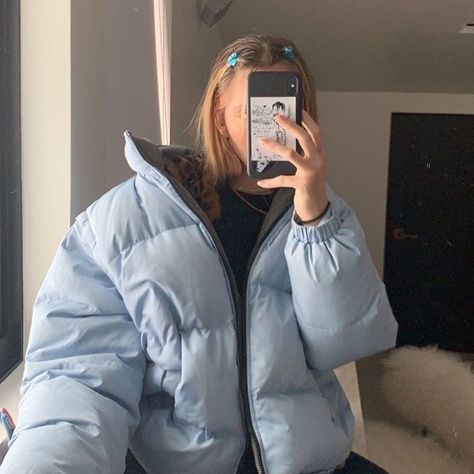 Puffer Jacket Aesthetic, Cute Hairpins, Jacket Aesthetic, Streetwear Ideas, Edgy Grunge, Blue Puffer Jacket, Grunge Outfit, Blue Puffer, Puffer Jacket