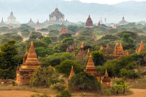 Myanmar Aesthetic, Best Friends Travel, Song Background, Bagan Temples, Cool Places To Travel, Wallpaper Animals, Travel Quiz, Cultural Tourism, Bagan Myanmar