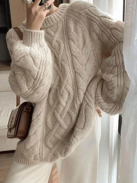 Oversized Cable Knit Sweater, Outfit Converse, Knit Sweater Outfit, Skandinavian Fashion, Oversized Pullover, Mode Inspo, Sweaters Online, Fall Fits, Looks Chic