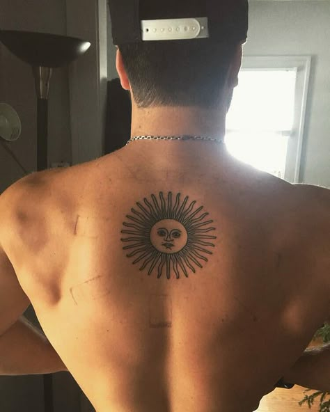 Unique Small Tattoo, Back Tattoos For Guys, Sun Tattoo, Tattoo Flash Art, Flash Art, Chest Tattoo, First Tattoo, Tattoo Designs Men, Tattoo Flash