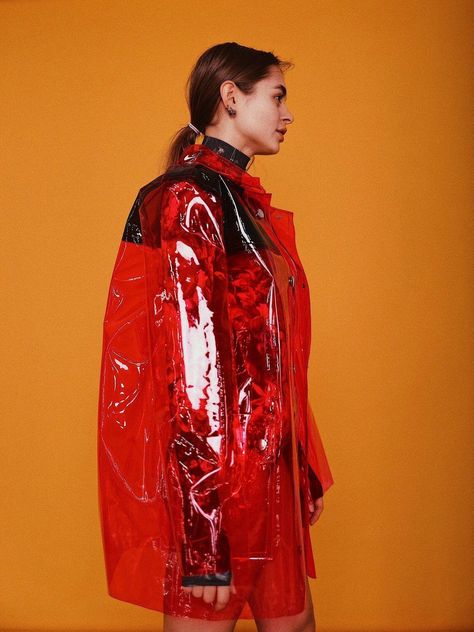 Clear Raincoat, Transparent Raincoat, Vinyl Jacket, Haute Couture Style, Raincoat Fashion, Red Raincoat, Rainwear Fashion, Vinyl Raincoat, Plastic Raincoat