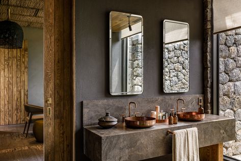 Singita Lodge, Safari Bathroom, African Lodge, Lodge Bathroom, African Safari Lodge, Bush Lodge, Lodge Ideas, Lodge Design, Travel Africa