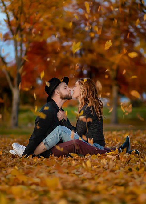 Engagements - Jonathan Kohlwey Photography Engagement Announcement Picture Ideas, Couple Picture Ideas Girlfriends, Picnic Table Engagement Photos, Fall Couple Pictures Woods, Fall Pictures Couples Outfits, Fall Pics Couples, Fall Inspo Family Pictures, Fall Boyfriend Girlfriend Pictures, Couples In Pumpkin Patch