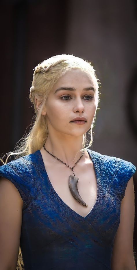 Emily Clarke Game Of Thrones, Daenerys Targaryen Wallpaper, Targaryen Wallpaper, Emilie Clarke, Emilia Clarke Pics, Daenerys Targaryen Dress, Emilia Clarke Daenerys Targaryen, The Mother Of Dragons, Game Of Throne Daenerys