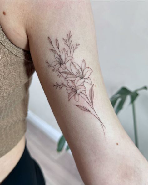 Lily #tattooideas #floraltattoo #botanicaltattoo #finelinetattoo #realismtattoo #pepaxcartridges #allegoryink #lilytattoo Peruvian Lilies Tattoo, Peruvian Lily Tattoo, Lily Bouquet Tattoo, Lilies Tattoo, Lily Flower Tattoos, Peruvian Lilies, Bouquet Tattoo, Lily Bouquet, Lily Tattoo